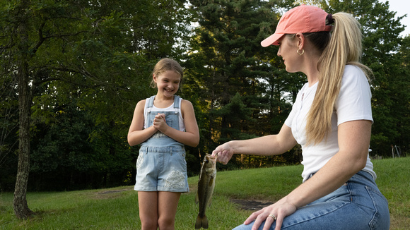 2023_Fishing_Lake_Family_Women-02